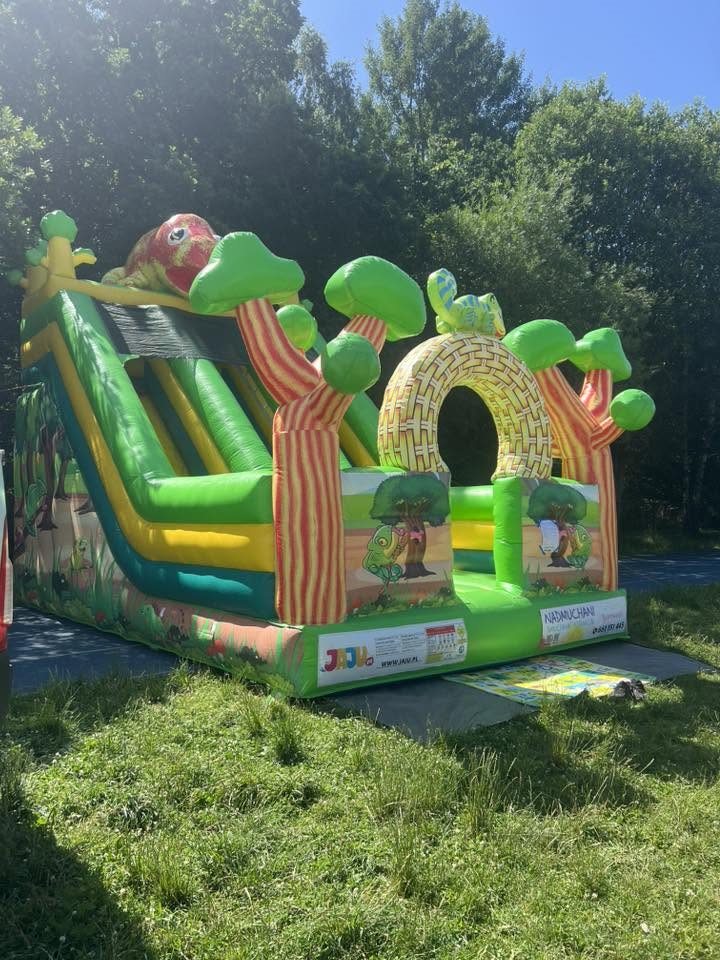 Dmuchaniec Kameleon w kolorach dżungli